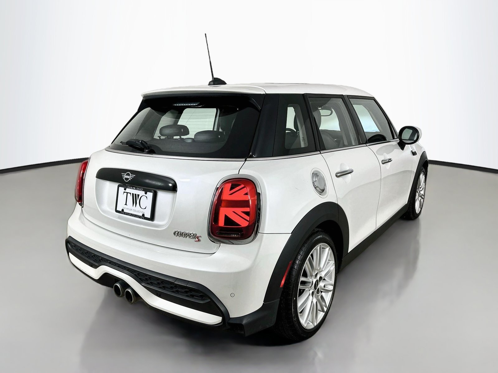 Used 2024 MINI Cooper S FWD image 5