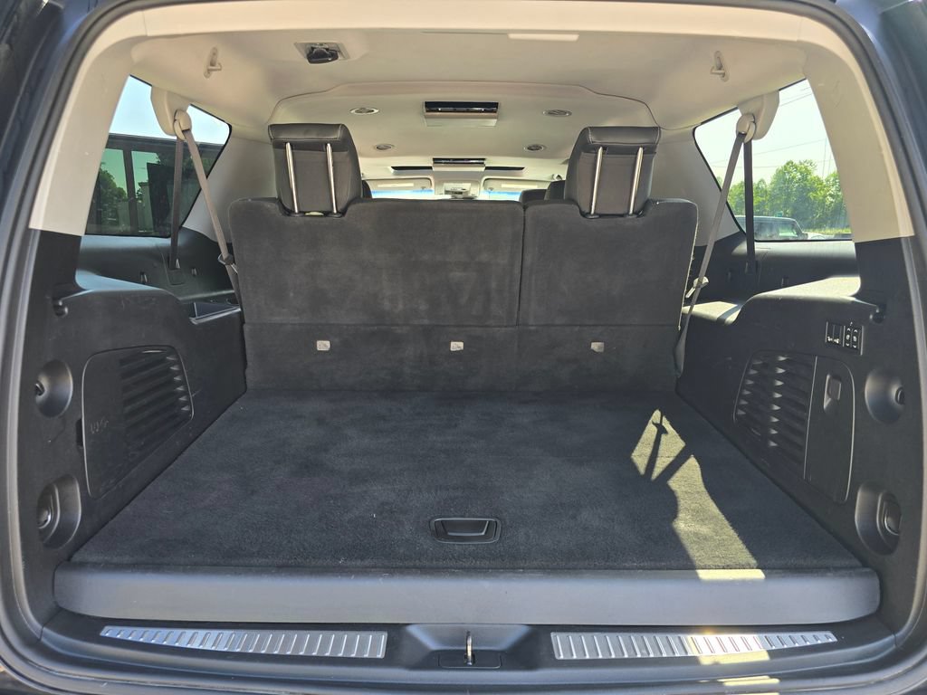 Used 2020 Chevrolet Suburban LT RWD image 13