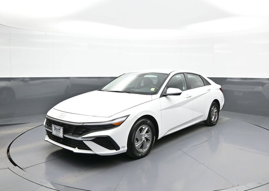 Certified 2025 Hyundai Elantra SE
