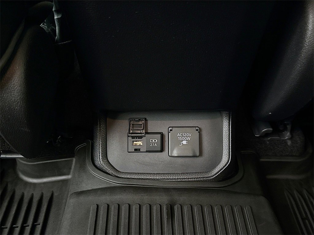 Used 2020 Toyota Highlander Limited image 27