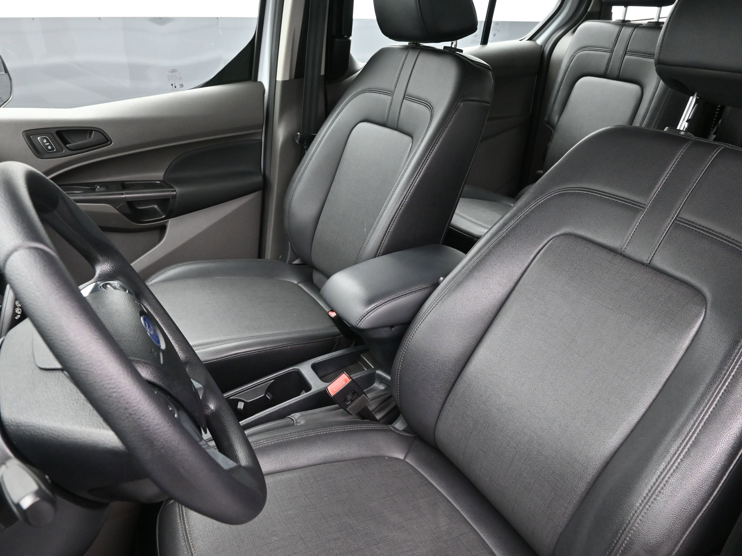 Used 2022 Ford Transit Connect XL image 11