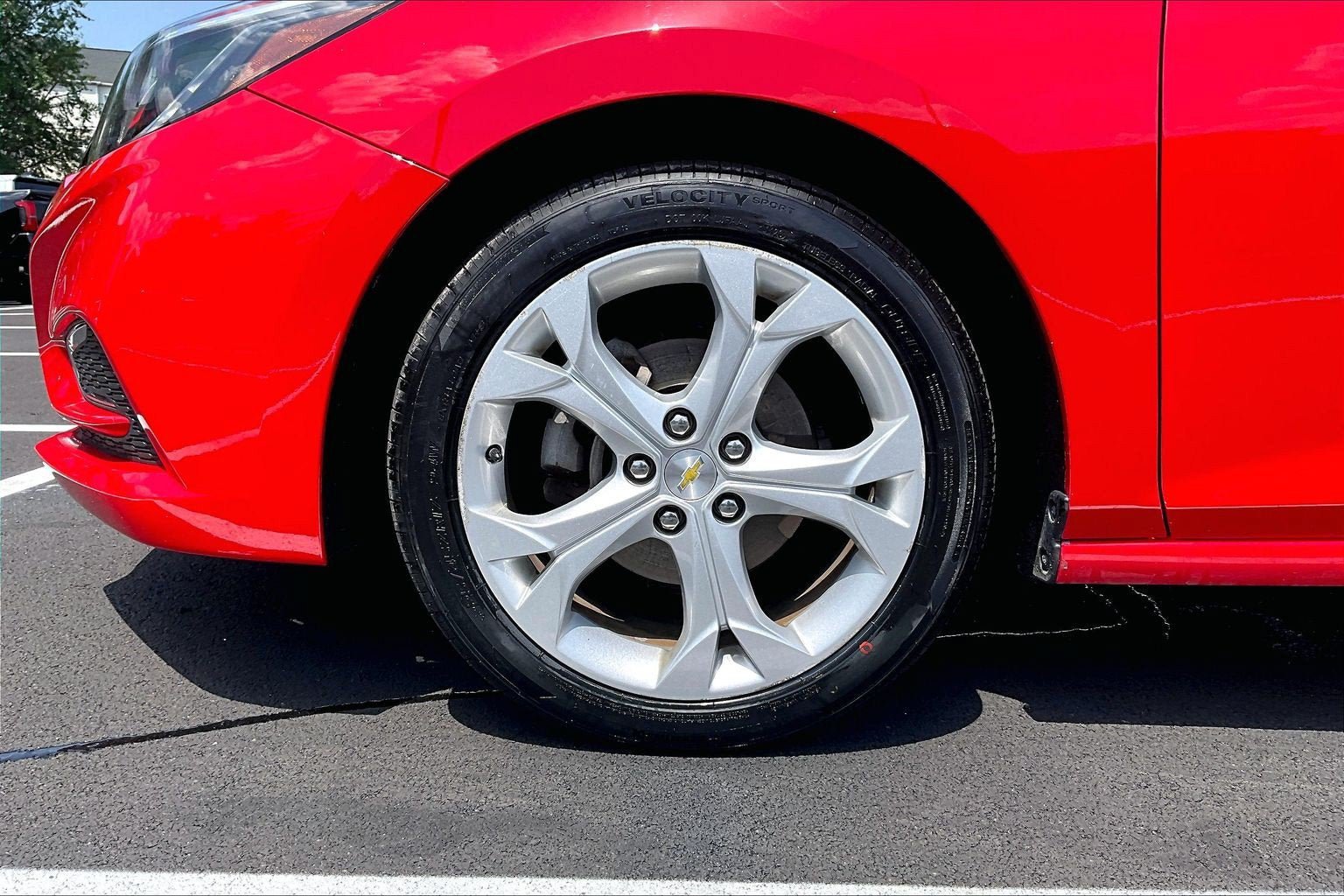 Used 2018 Chevrolet Cruze Premier FWD image 9