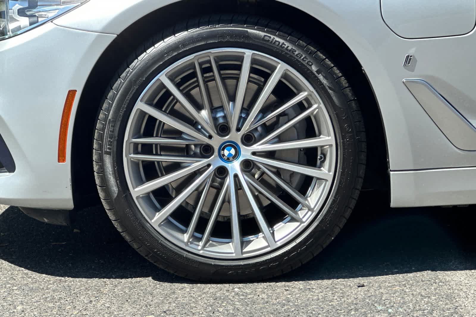 Used 2018 BMW 530e RWD image 25