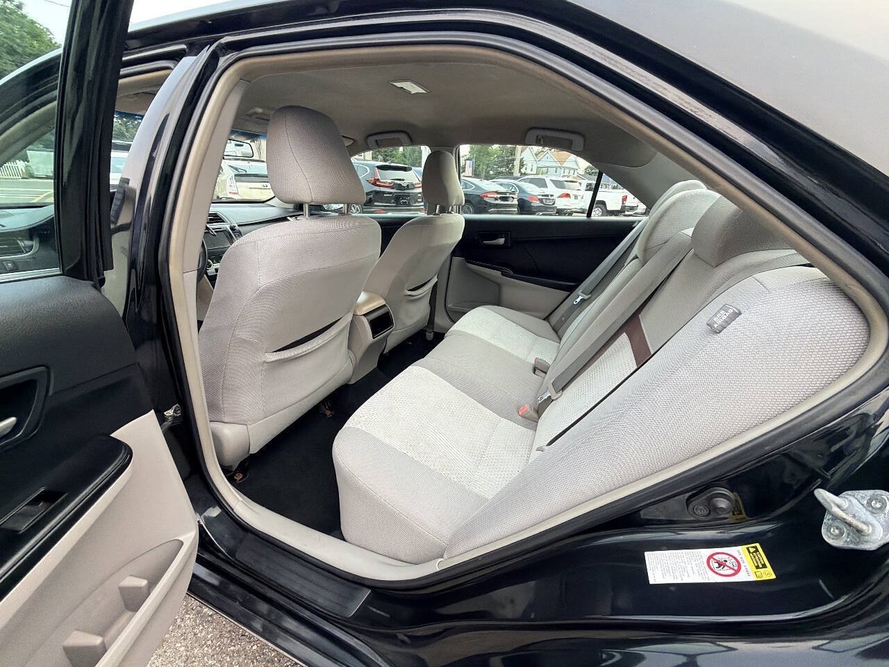 Used 2012 Toyota Camry LE FWD image 41