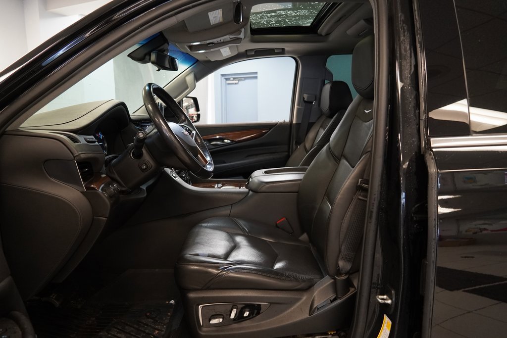 Used 2020 Cadillac Escalade ESV Luxury image 6