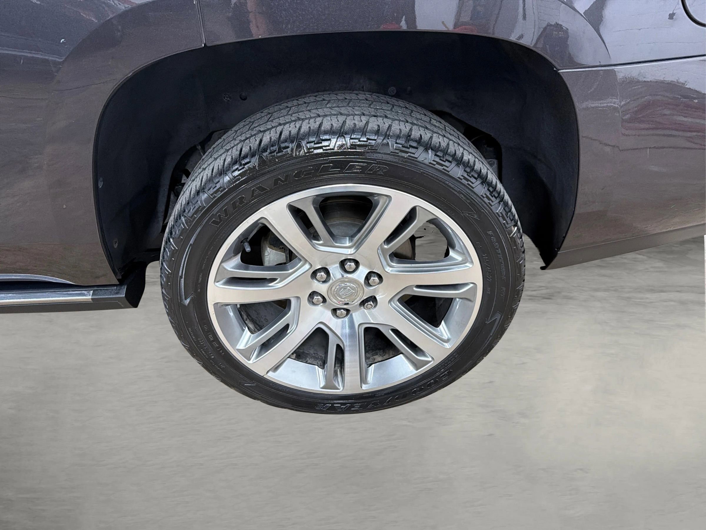 Used 2015 Cadillac Escalade Premium image 16