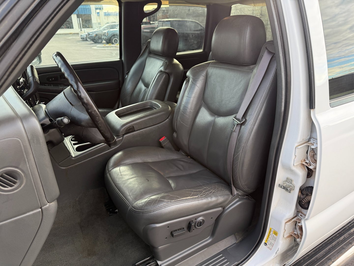 Used 2007 Chevrolet Silverado 2500 LT w/ Heavy-Duty Power Package image 12