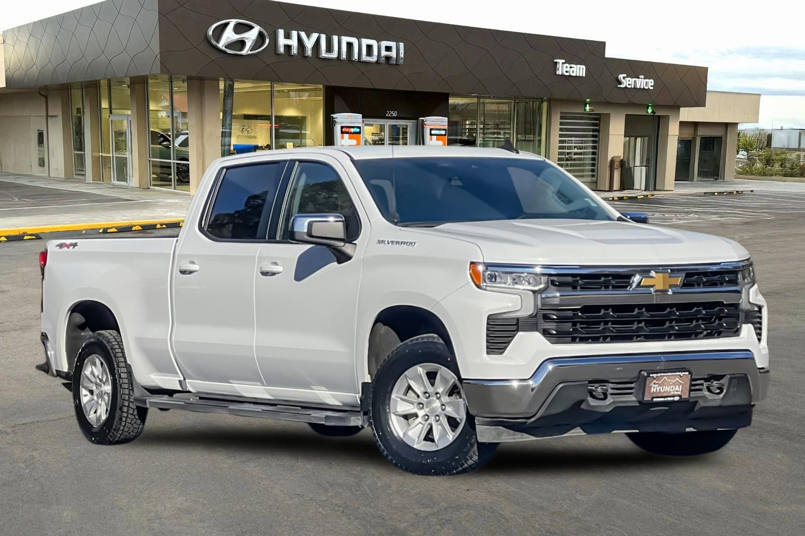 Used 2024 Chevrolet Silverado 1500 LT w/ Protection Package image 2