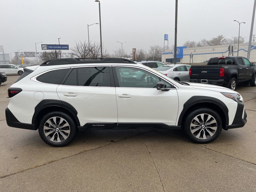 Certified 2025 Subaru Outback Limited image 3