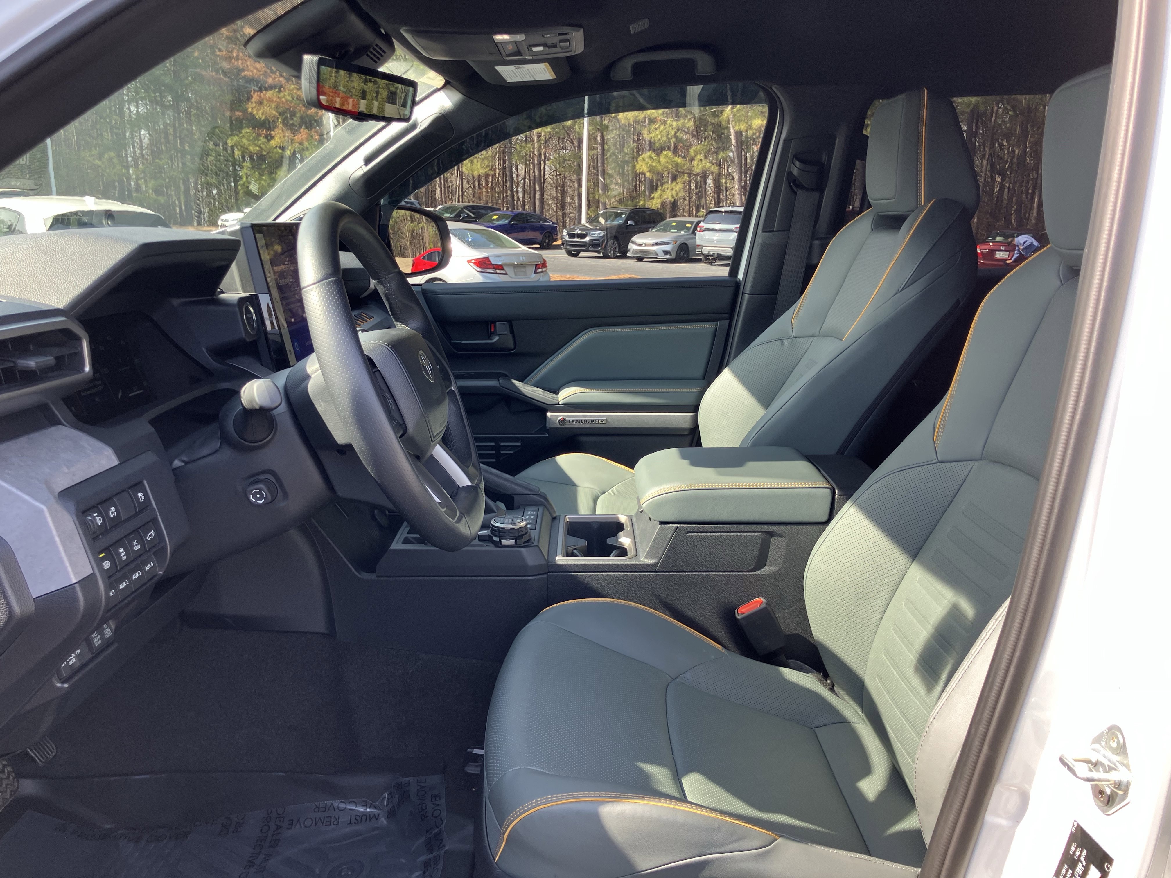 Used 2025 Toyota 4Runner Trailhunter image 17