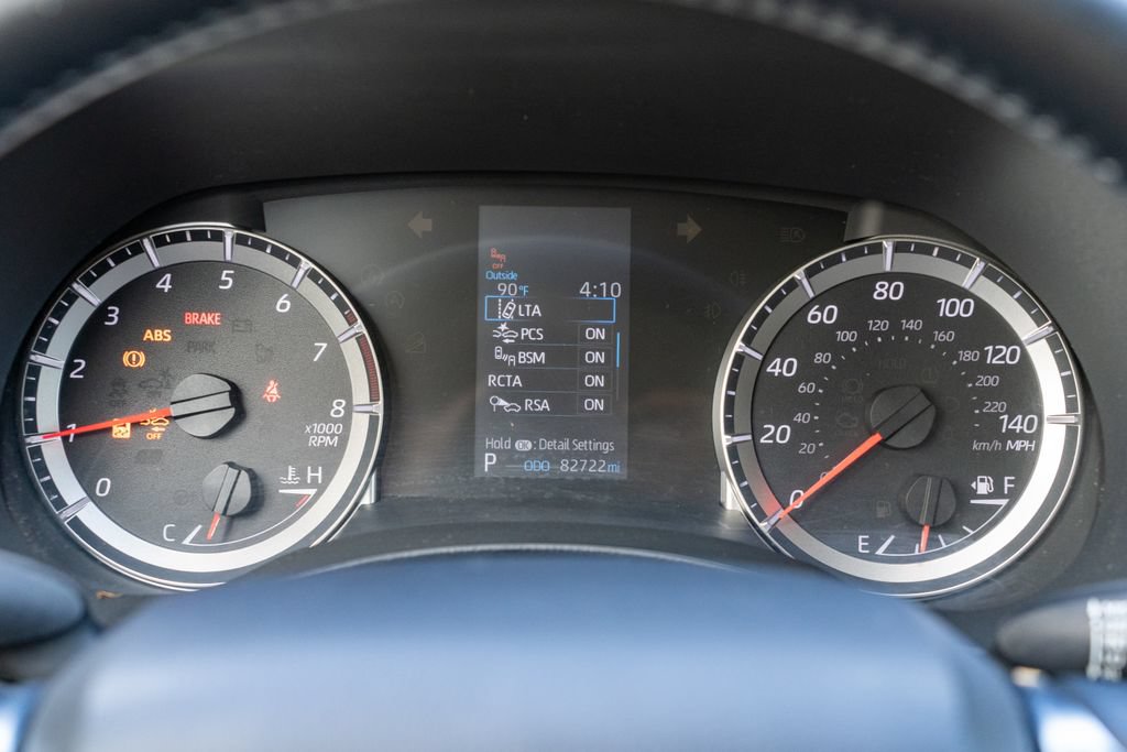 Used 2020 Toyota Highlander LE AWD/4WD image 16