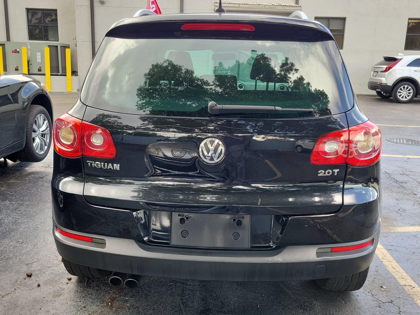 Used 2009 Volkswagen Tiguan S FWD image 5