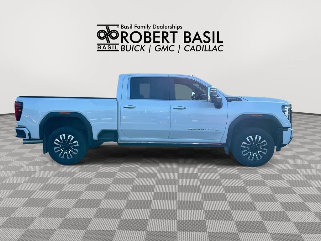 Used 2025 GMC Sierra 3500 Denali Ultimate AWD/4WD image 9