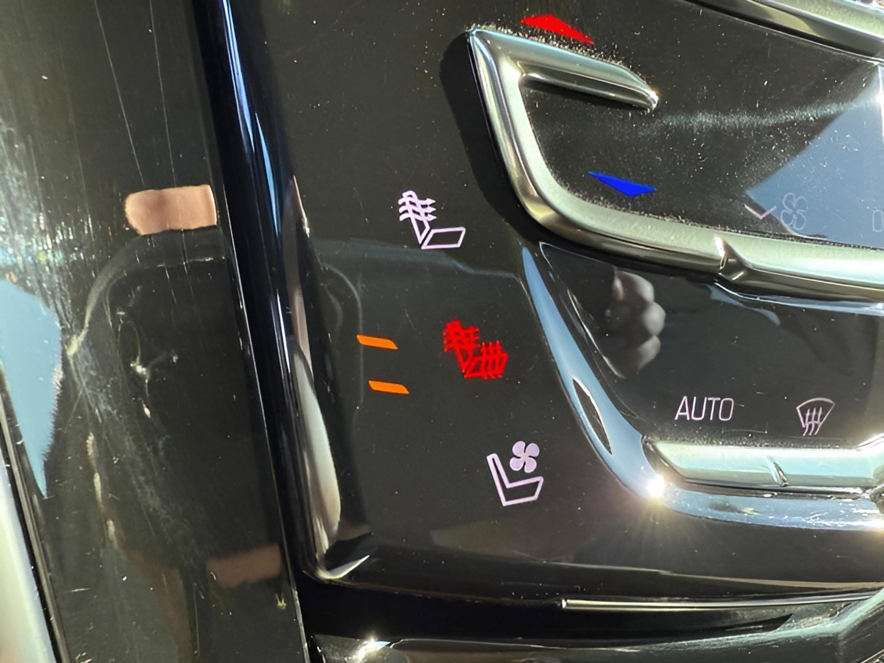 Used 2017 Cadillac Escalade Luxury image 25