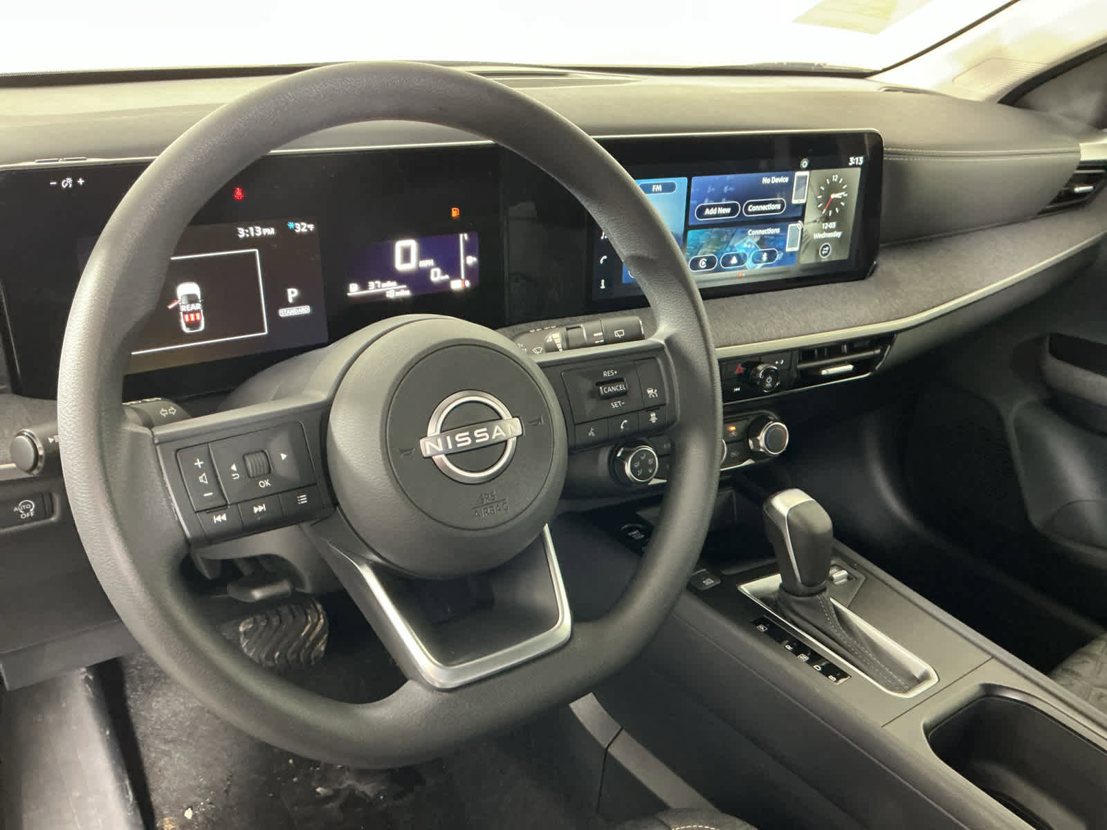 New 2025 Nissan Kicks SV image 9