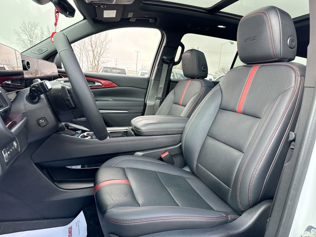 Used 2024 Chevrolet Traverse RS AWD/4WD image 11