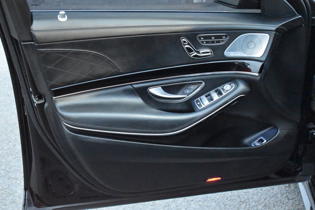 Used 2018 Mercedes-Benz S 560 Sedan w/ AMG Line Exterior image 14