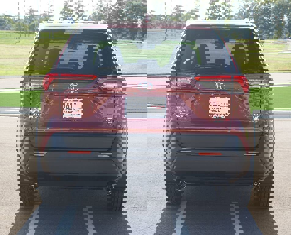 Used 2025 Toyota RAV4 XLE Premium image 3