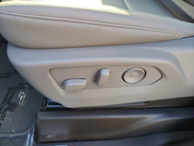 New 2026 GMC Sierra 3500 SLT w/ SLT Convenience Package image 17