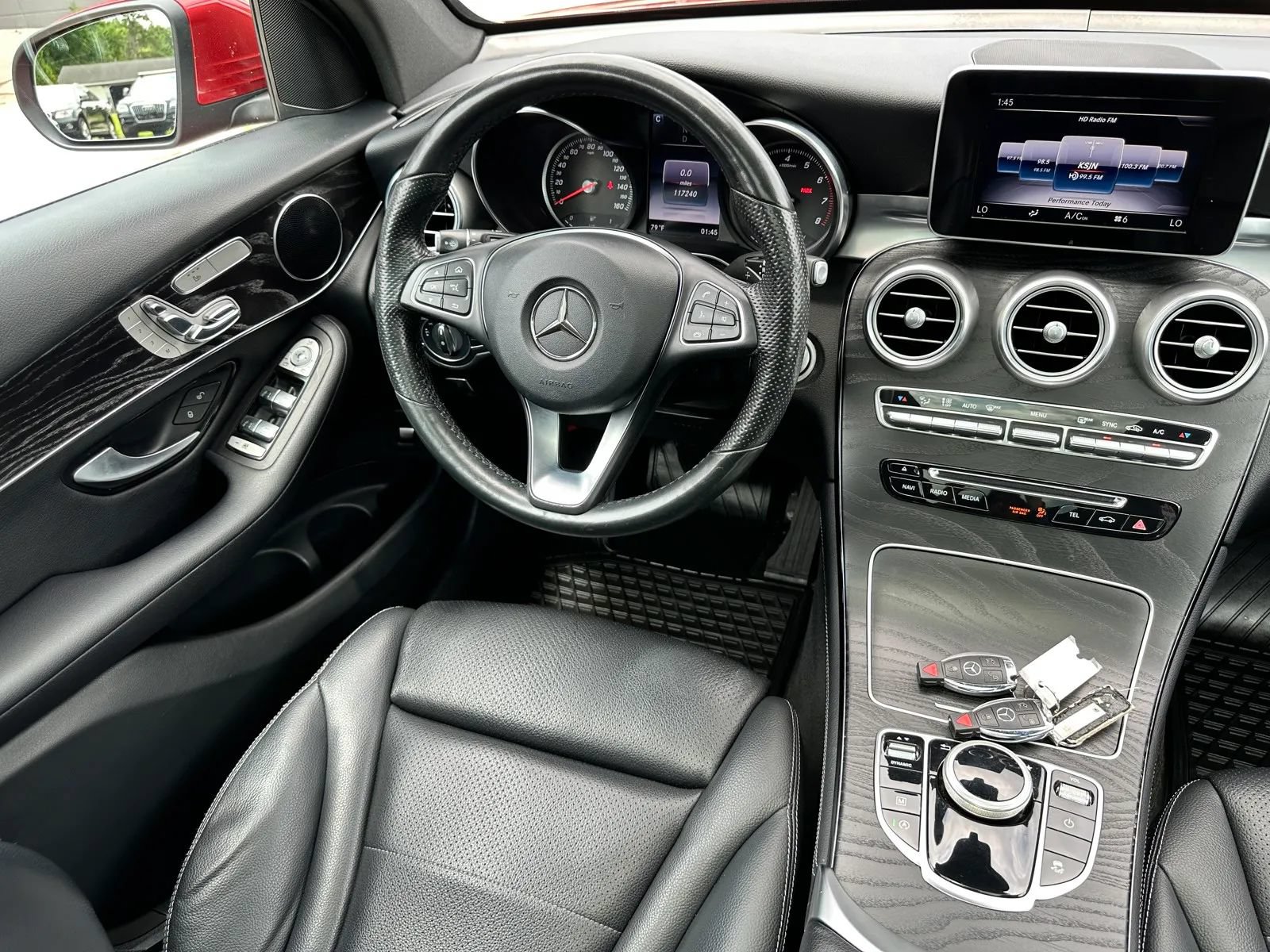 Used 2018 Mercedes-Benz GLC 300 4MATIC w/ Premium Package image 13