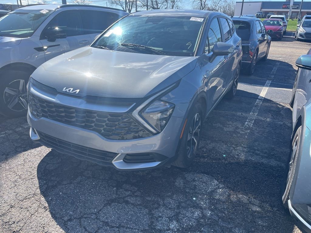 Used 2023 Kia Sportage EX image 2