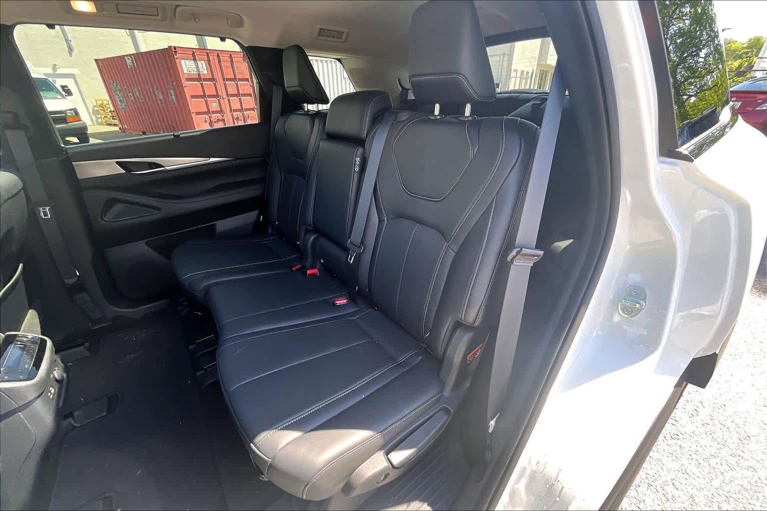 Used 2023 INFINITI QX60 Luxe w/ Cargo Package AWD/4WD image 21