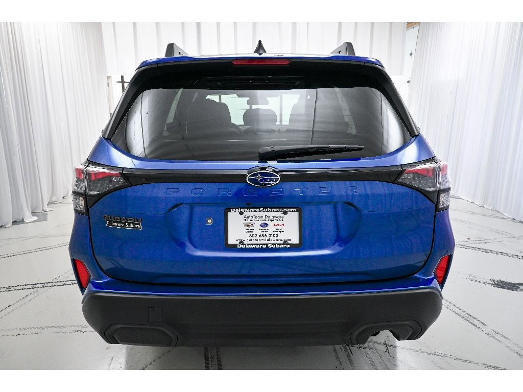Used 2025 Subaru Forester Premium image 6
