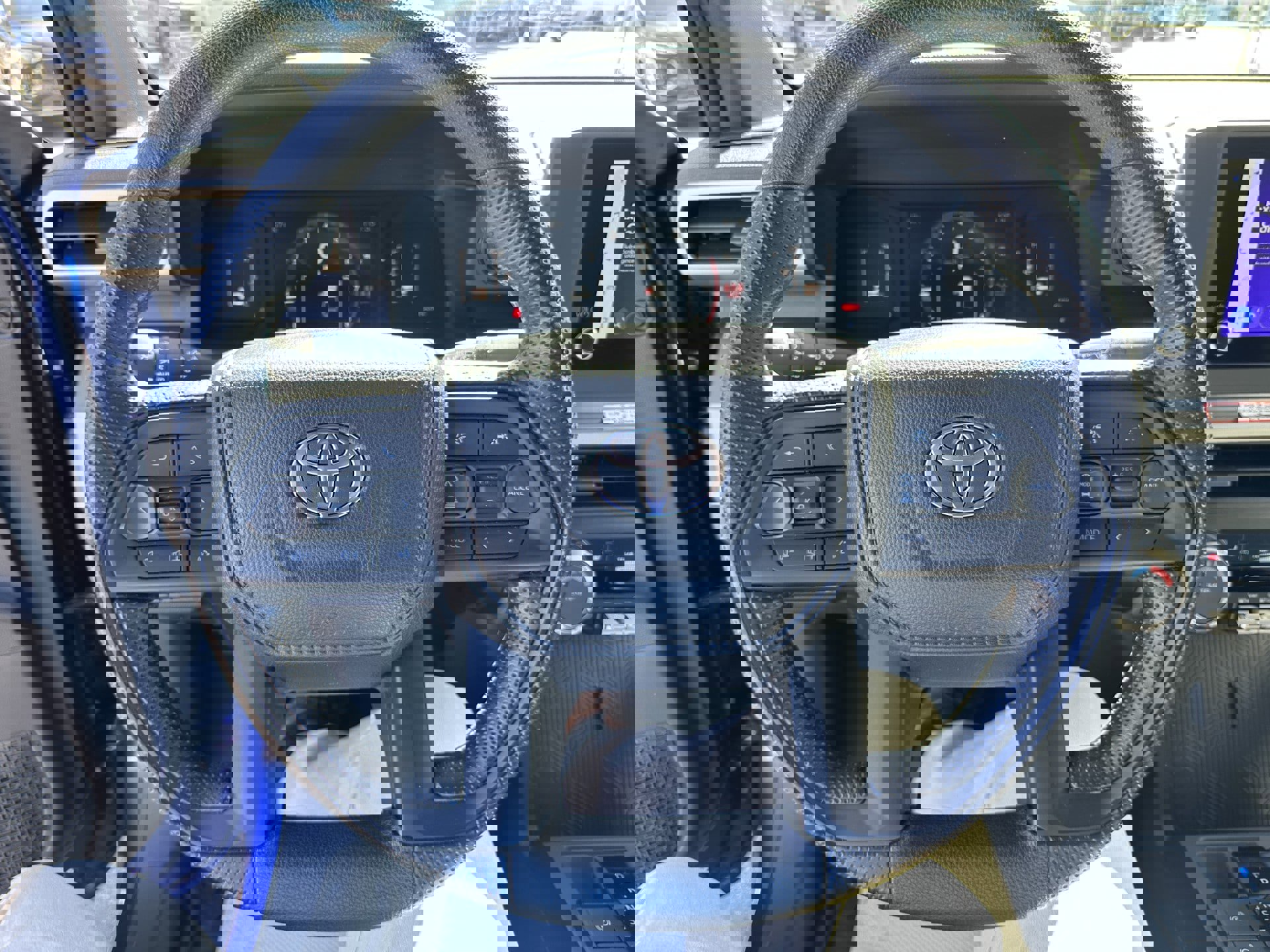 Used 2025 Toyota Tacoma SR5 image 13