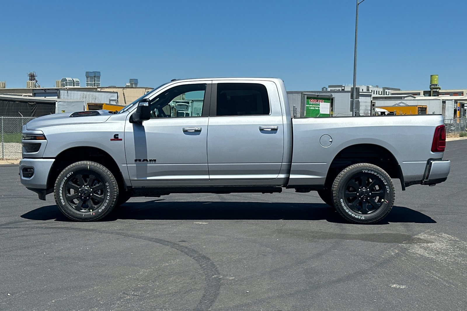 New 2026 RAM 2500 Laramie AWD/4WD image 6