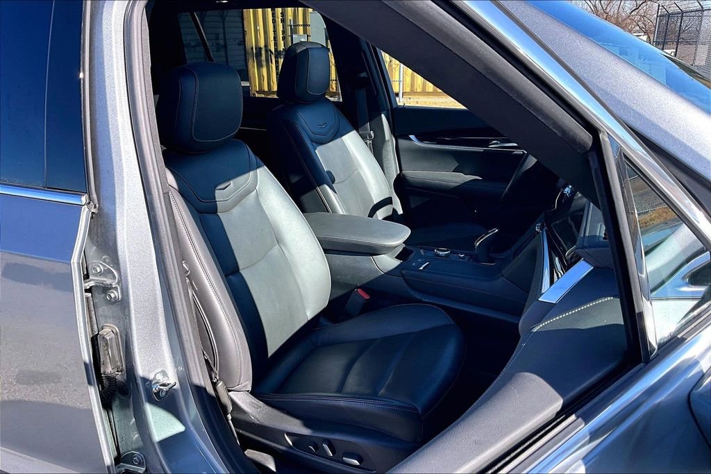 Used 2025 Cadillac XT6 Premium Luxury image 10