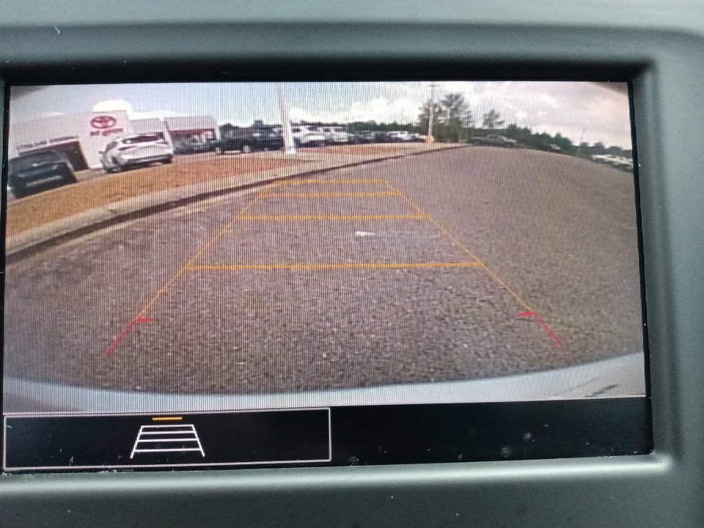 Used 2022 Chevrolet Equinox LT FWD image 23