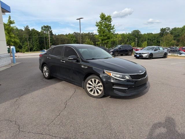 Used 2018 Kia Optima LX w/ 17" Alloy Wheels Package FWD image 1