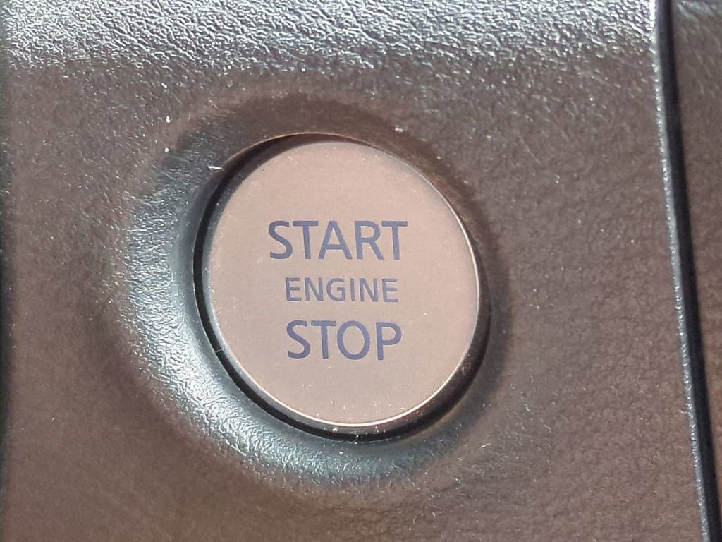 Certified 2022 Nissan Frontier SV image 29