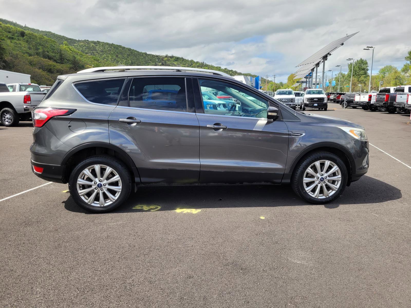 Used 2017 Ford Escape Titanium w/ Equipment Group 301A AWD/4WD image 4