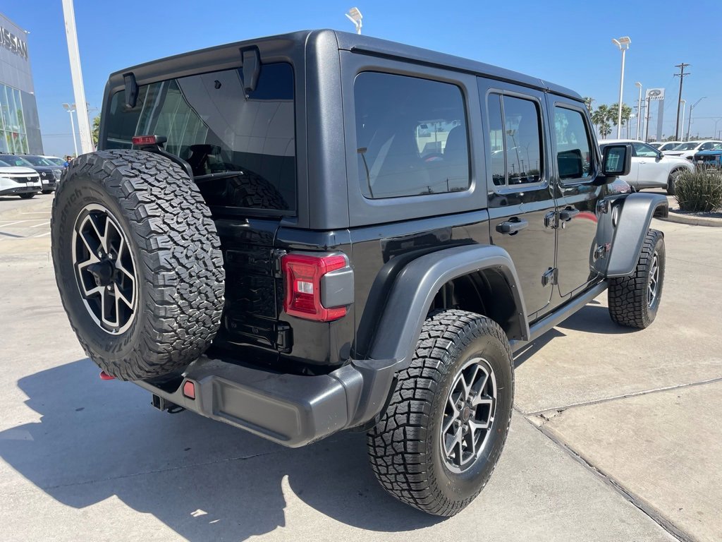 Used 2025 Jeep Wrangler Unlimited Rubicon image 3