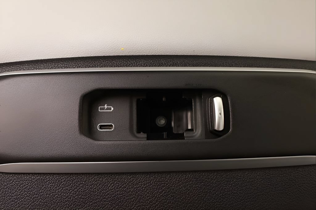 Used 2024 BMW X5 M60i AWD/4WD image 34