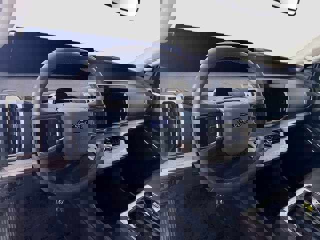 Used 2025 Ford Expedition Active image 9