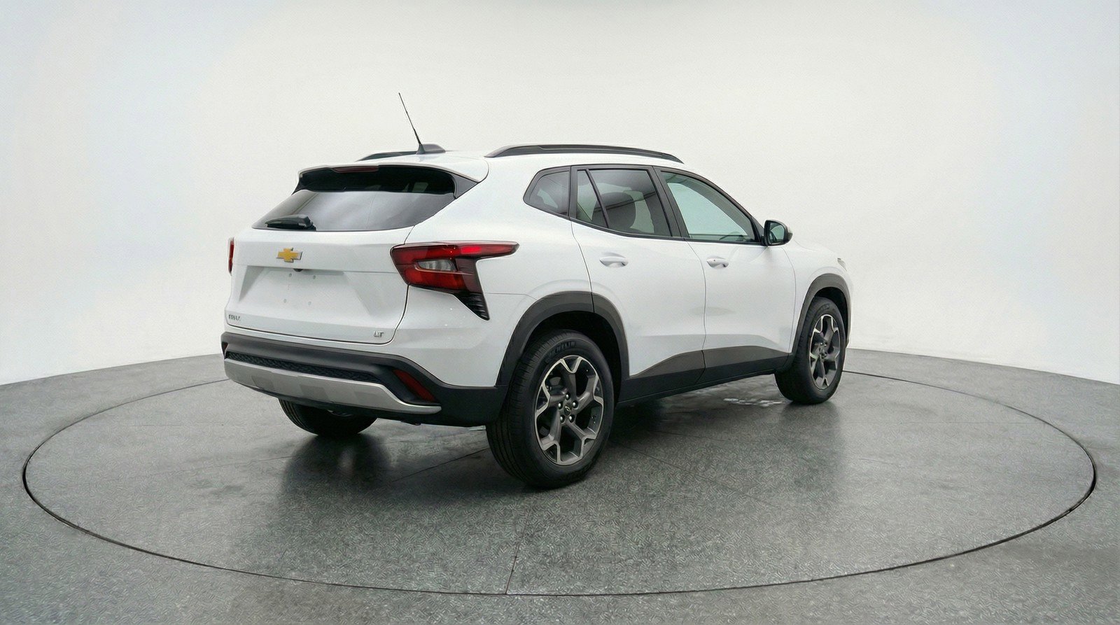 Used 2025 Chevrolet Trax LT image 9