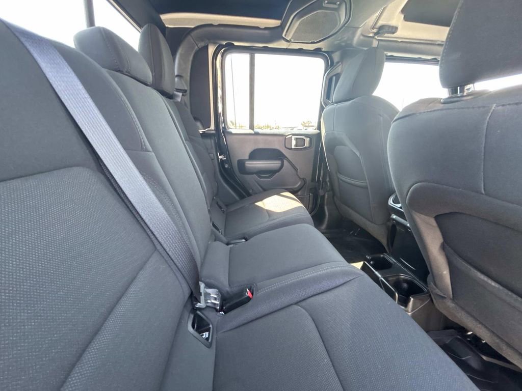Used 2023 Jeep Gladiator Willys image 12