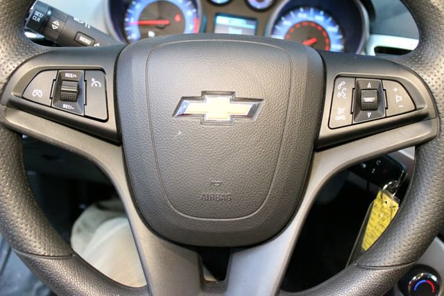 Used 2015 Chevrolet Cruze LT FWD image 18