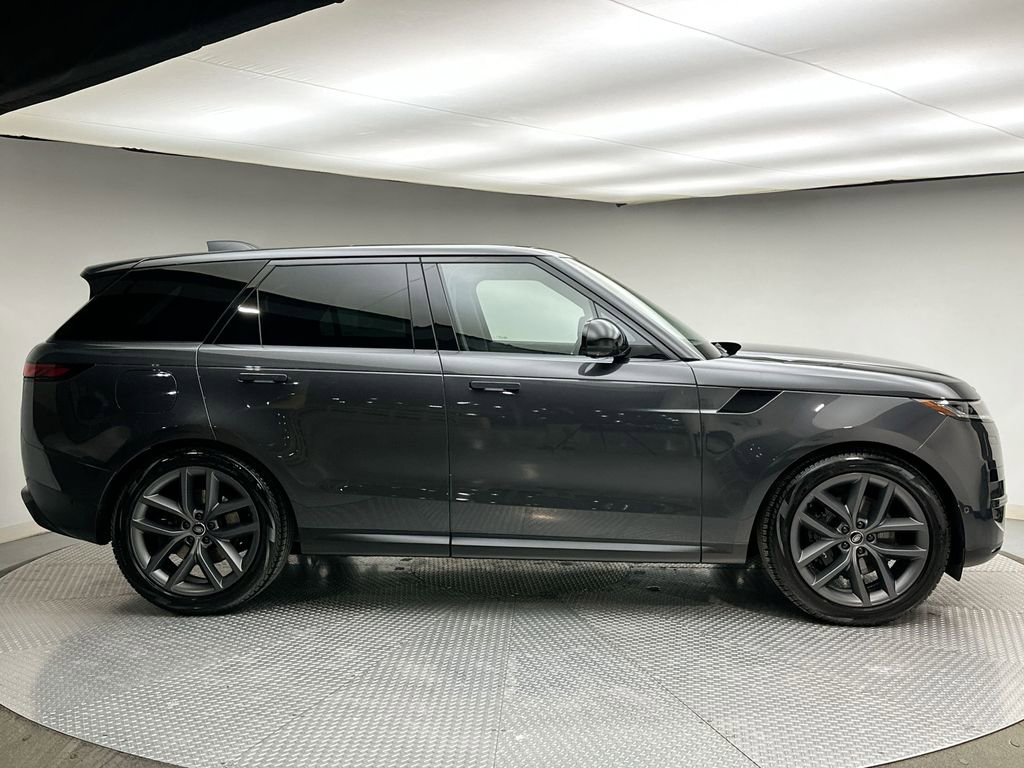 Used 2025 Land Rover Range Rover Sport SE image 14