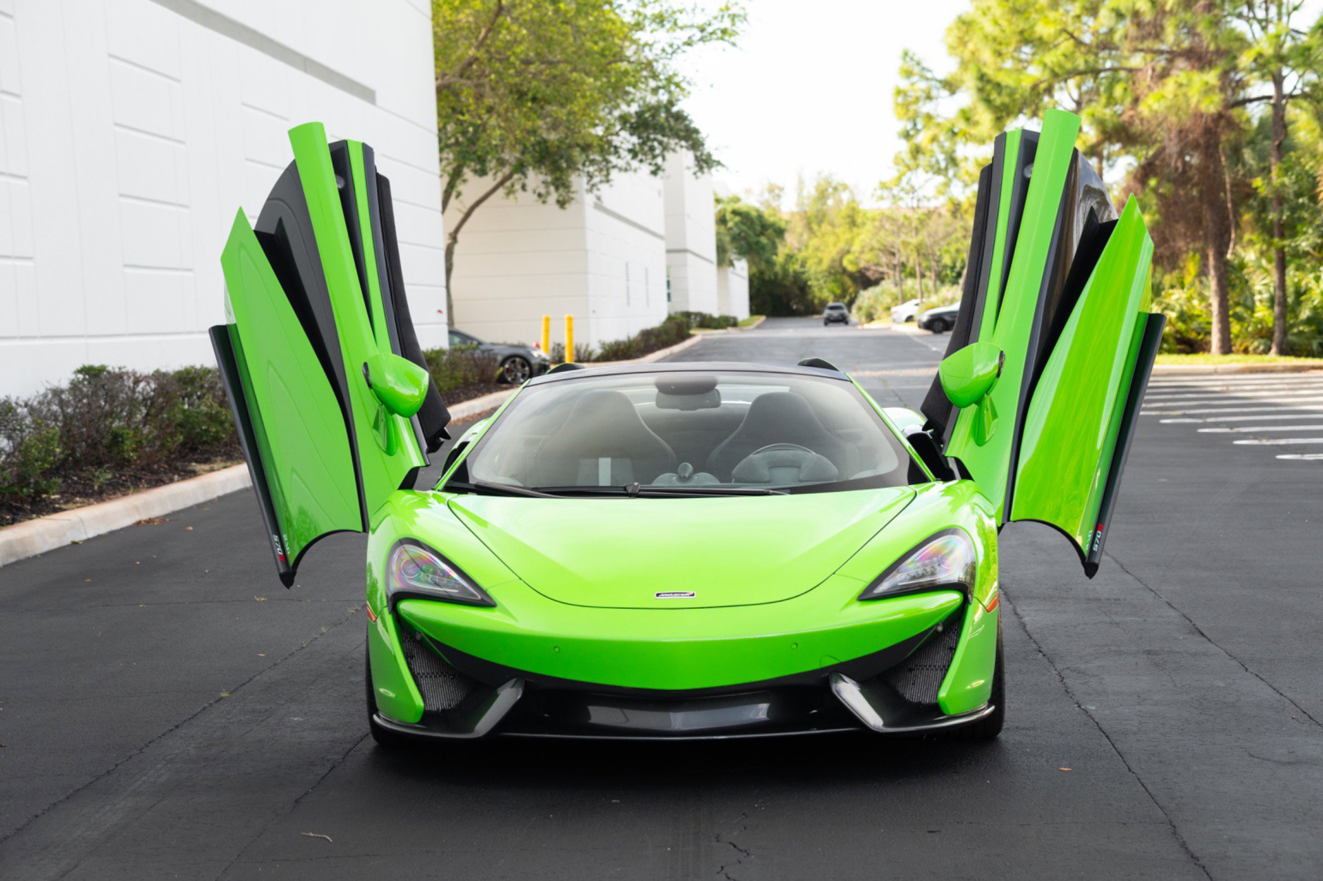 Used 2018 McLaren 570S Spider RWD image 33
