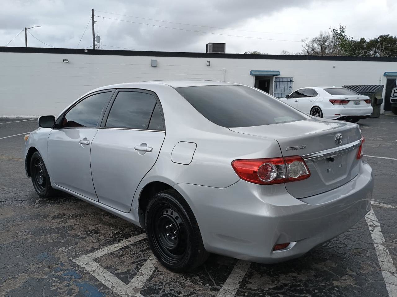 Used 2013 Toyota Corolla LE FWD image 5