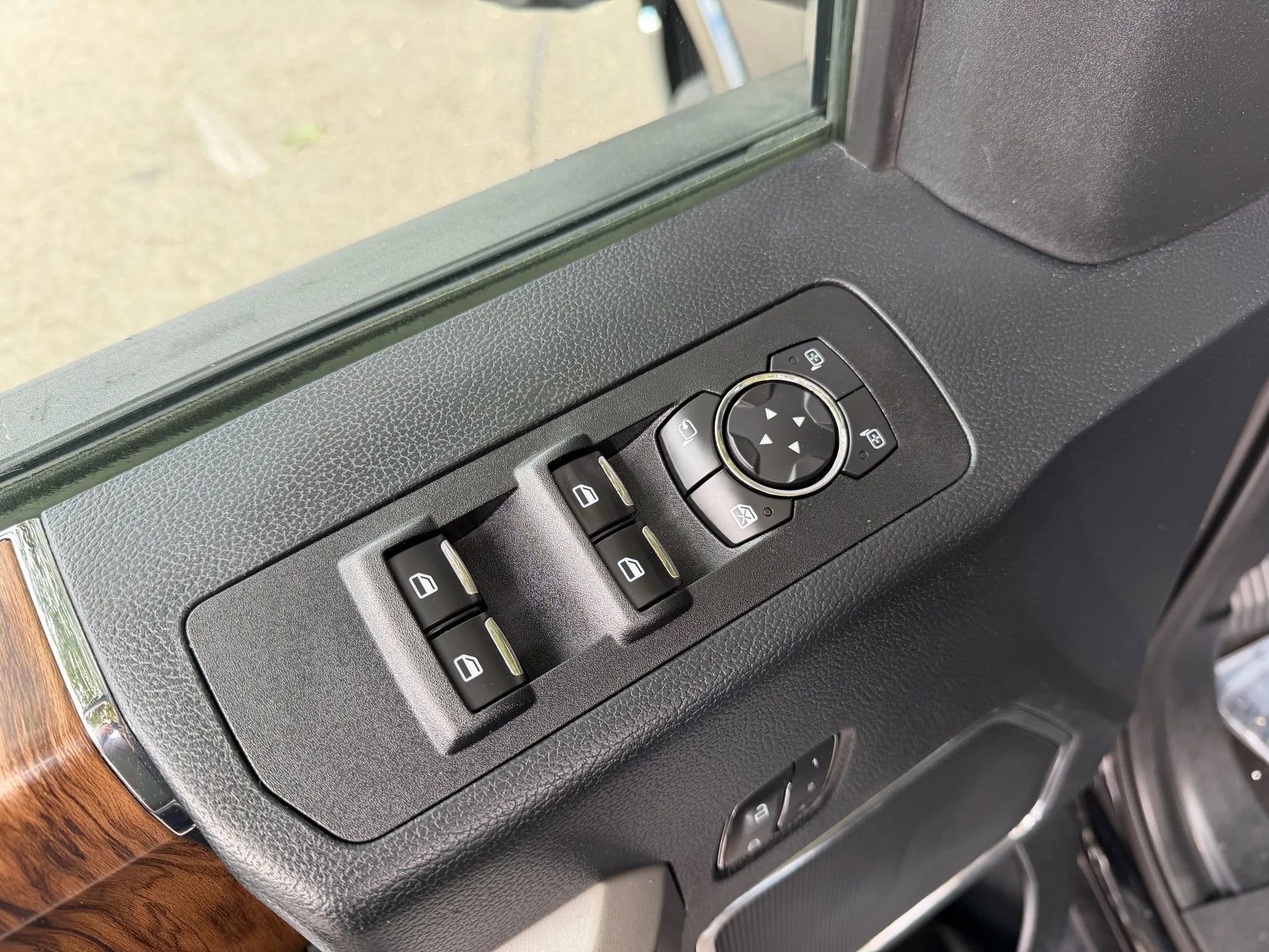 Used 2019 Ford F150 Lariat image 21