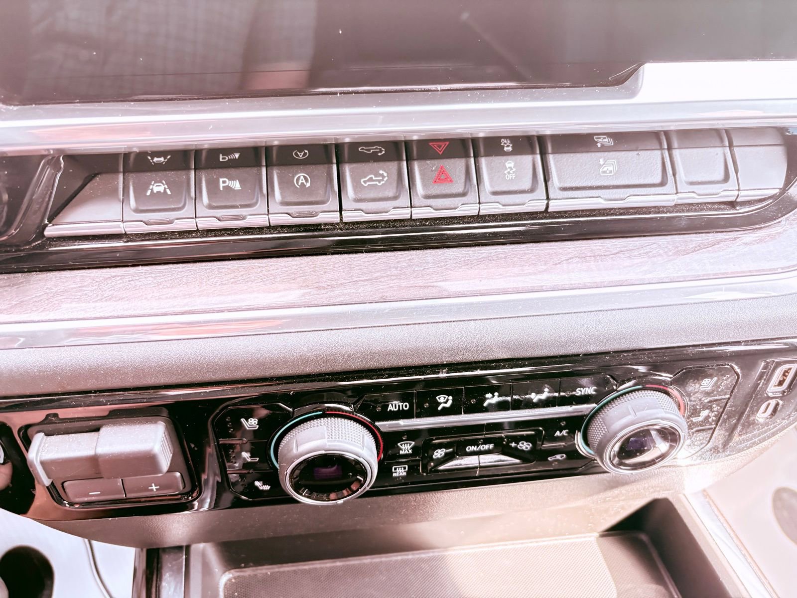 Used 2023 Chevrolet Silverado 1500 LTZ image 26