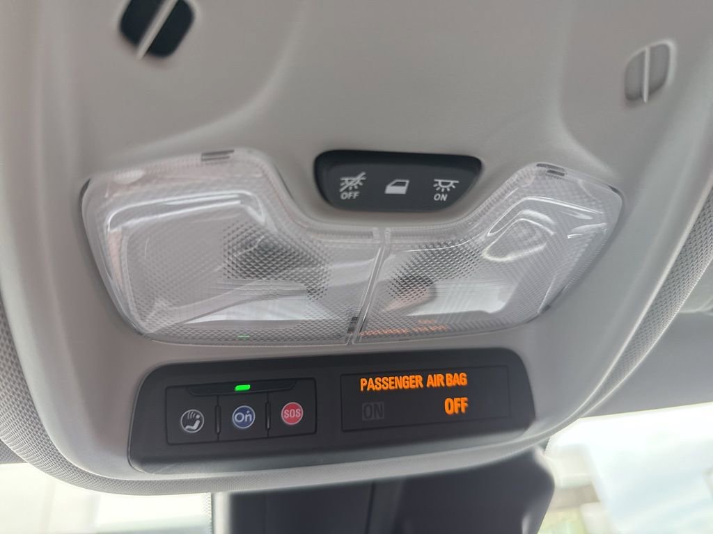 Used 2025 Chevrolet TrailBlazer LT w/ Driver Confidence Package image 19