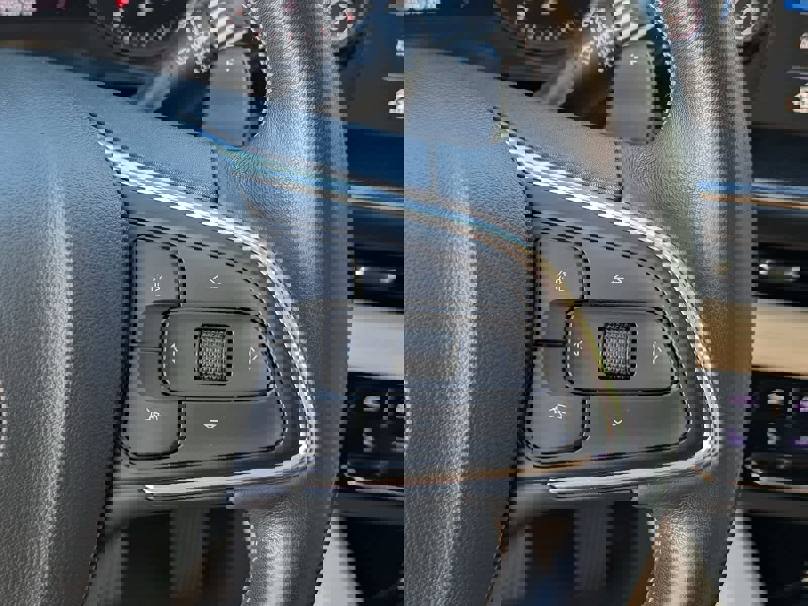 Used 2021 Buick Envision Essence image 22