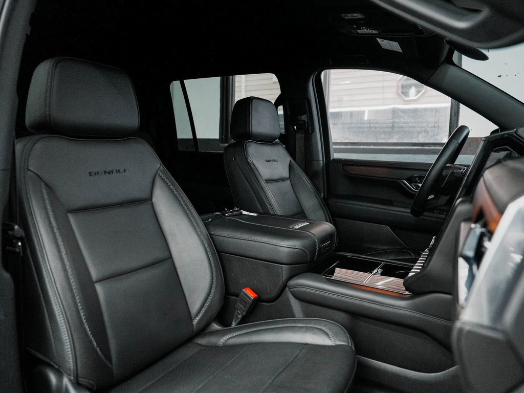 Used 2025 GMC Yukon XL Denali image 38