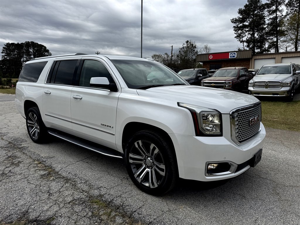 Used 2017 GMC Yukon XL Denali w/ Open Road Package AWD/4WD image 3