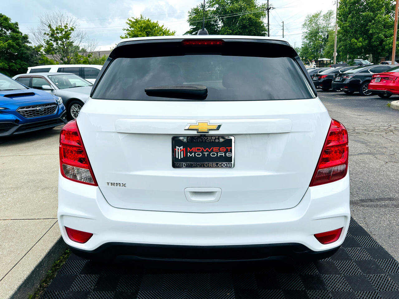 Used 2022 Chevrolet Trax LS w/ Tint and Cruise Package image 5